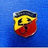 Écusson abarth métal émaillé hauteur 30mm x largeur 26mm