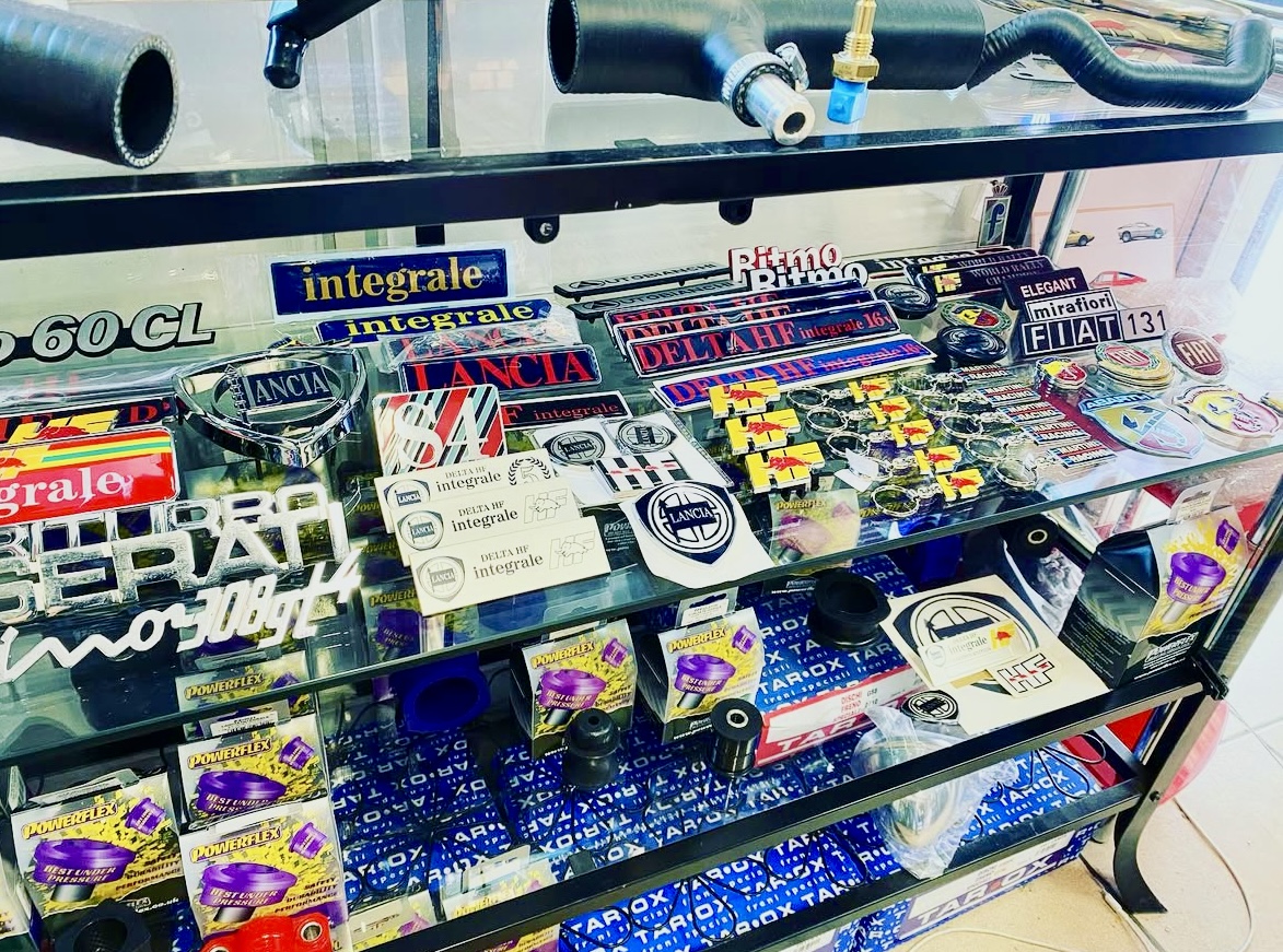 VOTRE SPECIALISTE PIECES DETACHEES POUR ITALIENNES D EPOQUE. SPECIALISTE DELTA INTEGRALE